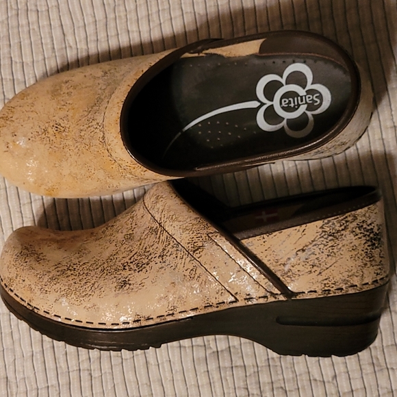 Clogs - Picture 5 of 8